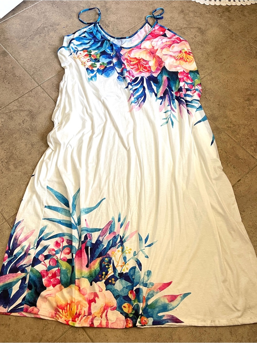 Plus Size Maxi Dress 3X White Floral Women’s Dress with Flowers Beach Dress